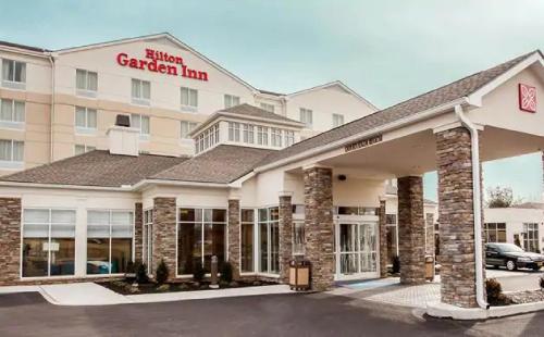 Фотография гостиницы Hilton Garden Inn Kansas City Airport Mo