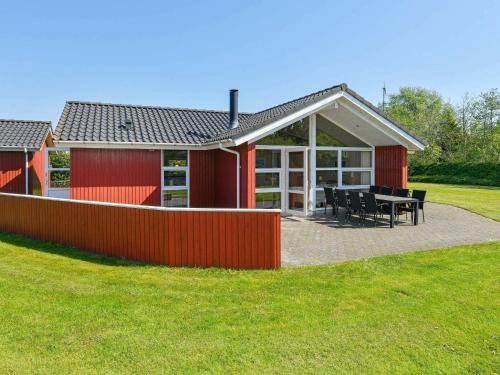 Фотография гостевого дома Three-Bedroom Holiday home in Oksbøl 16