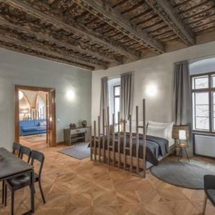 Фотографии апарт отеля
3 Epoques