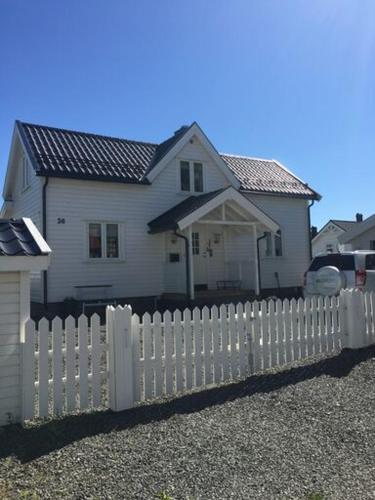 Фотография гостевого дома Koselig hus nært havet i Lofoten, Kabelvåg