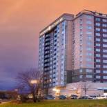 Фотография гостиницы Sandman Signature Toronto Airport Hotel