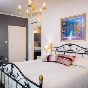 Фотографии мини отеля
Romantic Luxury rooms