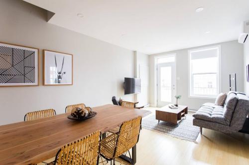 Фотография квартиры 3-Bedroom Condo in Little Italy by Den Stays