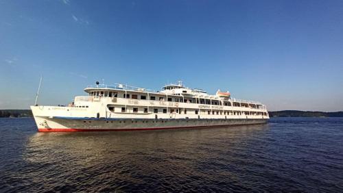 Фотография гостиницы Гостиница теплоход Адмирал Кузнецов