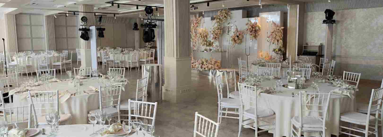 Фотография банкетного зала Малый зал ресторана Normandie