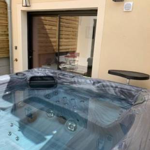 Фотографии гостевого дома
Sylina Spa avec Jacuzzi Privé