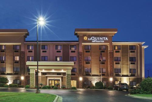 Фотография гостиницы La Quinta by Wyndham Midwest City - Tinker AFB