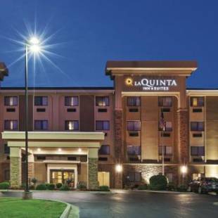 Фотографии гостиницы 
            La Quinta by Wyndham Midwest City - Tinker AFB