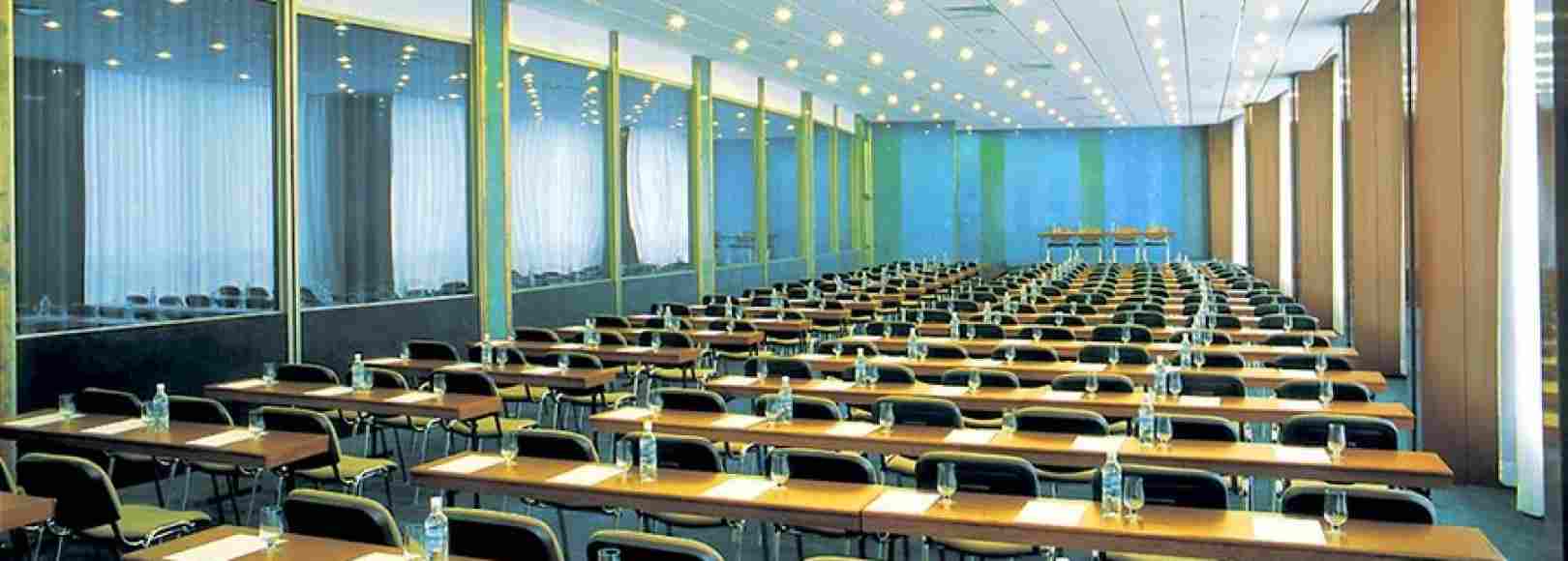 Фотография конференц-зала Сатурн