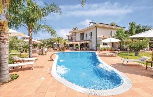 Фотографии гостевого дома 
            Amazing home in Nocera Terinese w/ Outdoor swimming pool, Sauna and 6 Bedrooms