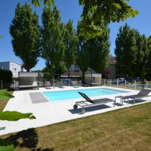 Фотографии гостиницы 
            Kyriad Dijon Est Mirande