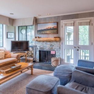 Фотография гостевого дома Cottonwood Condo 1413 - Remodeled Near Historic Sun Valley Lodge and Ice Rink