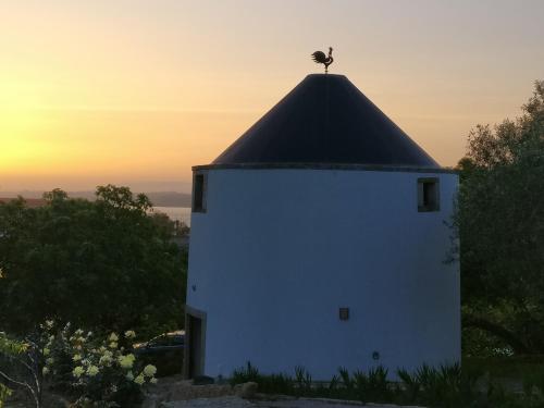 Фотография мини отеля Olá Belém! Cozy Windmill, Stunning views to Lisboa