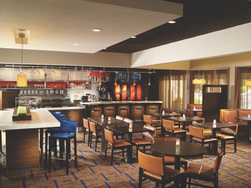 Фотография гостиницы Courtyard by Marriott Atlanta Executive Park/Emory