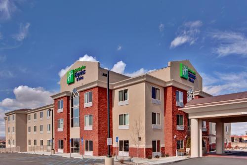 Фотография гостиницы Holiday Inn Express Hotel & Suites Albuquerque Airport, an IHG Hotel