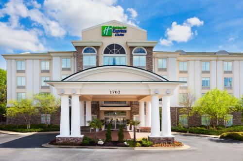 Фотография гостиницы Holiday Inn Express Phenix City-Fort Benning, an IHG Hotel