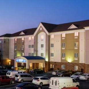 Фотографии гостиницы
Candlewood Suites Virginia Beach Town Center, an IHG Hotel