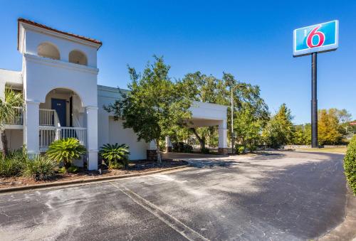Фотография гостиницы Motel 6-Gainesville, FL
