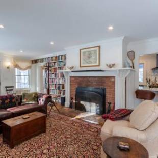 Фотографии гостевого дома
Beautifully Restored Home in Manchester Village