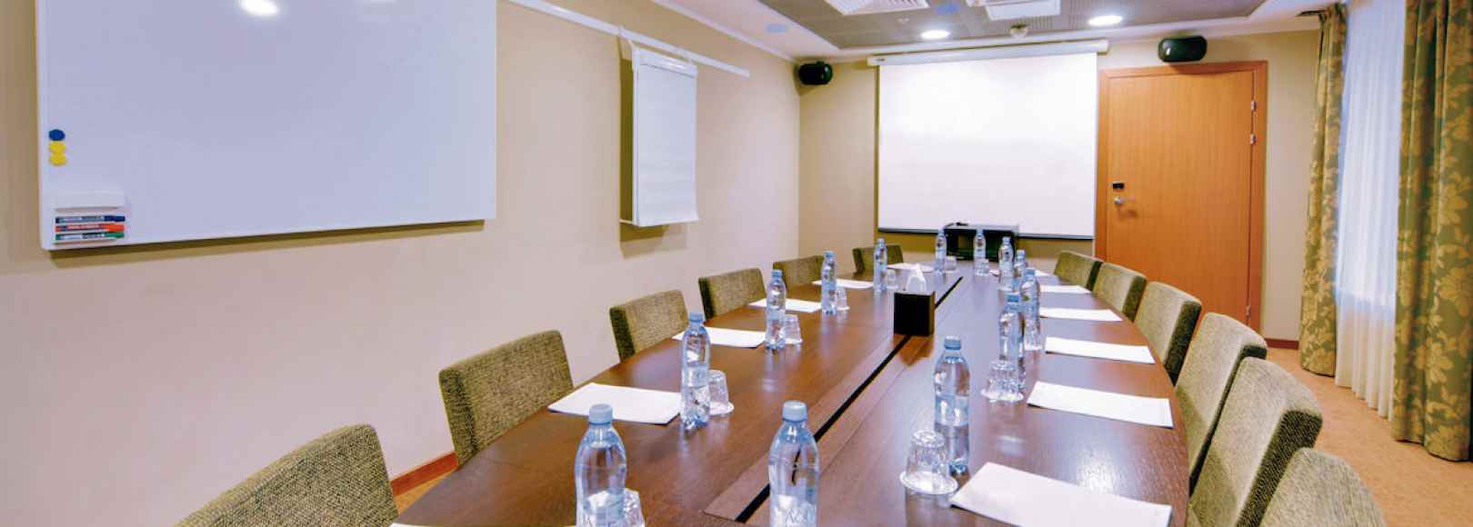 Фотография комнаты для переговоров Самба