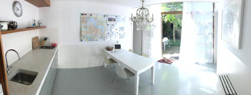 Фотографии мини отеля
Bed of Roses