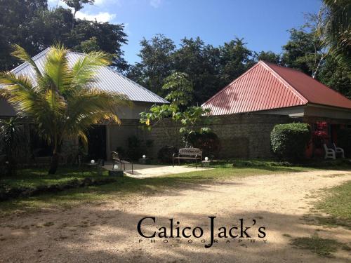 Фотография гостиницы Calico Jack's Resort