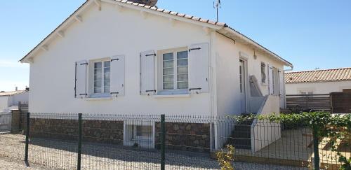 Фотография гостевого дома Les Petites Jardaises,6-8pers, tout à pied, plages, centre ville, port