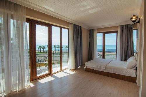 Фотография гостиницы The Cess Suites Hotel