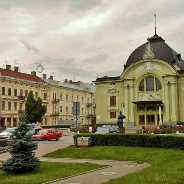 Фотография театра Академический музыкально-драматический театр им. О. Кобылянской