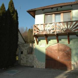 Фотографии гостевого дома
Zöldike Vendégház