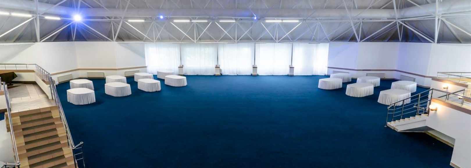 Фотография банкетного зала Банкетный многоуровневый зал