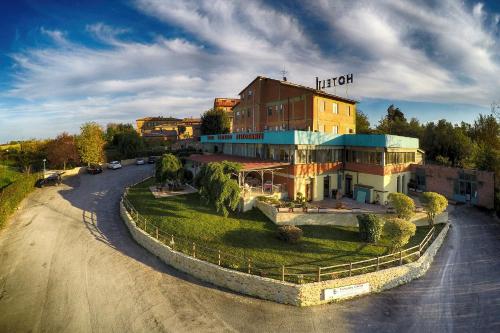 Фотография гостиницы Hotel Castello