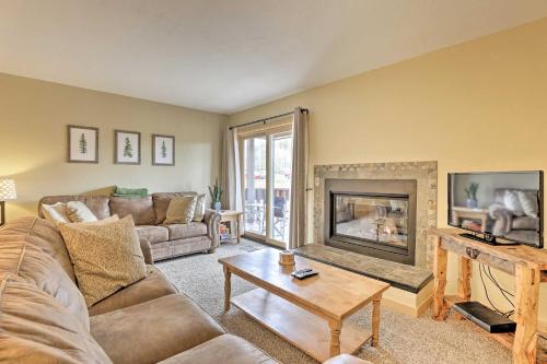 Фотография гостевого дома Cozy Winter Park Condo with Hot Tub and Shuttle!