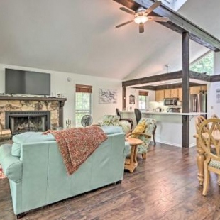 Фотография гостевого дома Margaritaville Resort Getaway with Gas Grill!