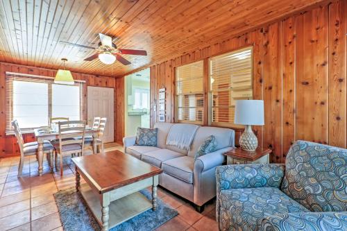 Фотографии гостевого дома
Geneva Guest House - Walk to Lake Geneva and Town!