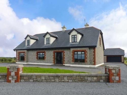 Фотография гостевого дома Cloonacastle Cottage, Ballinrobe
