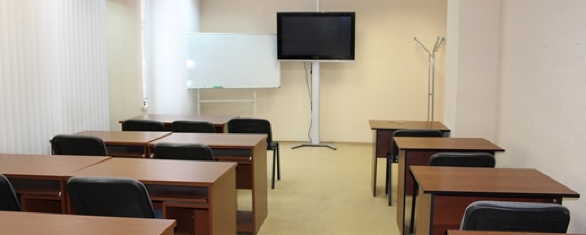 Фотографии конференц-зала Конференц-зал на 15 мест Омского Бизнес-инкубатора