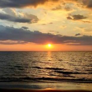 Фотография гостиницы Bella's Beach Resort (A)