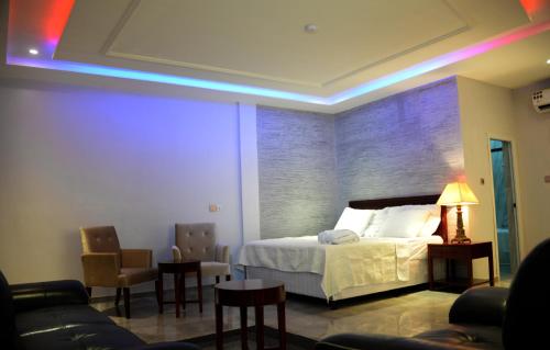 Фотография гостиницы HOTEL AMBASSADORS ANNEXE