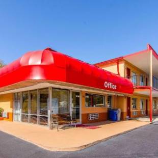 Фотографии гостиницы
Econo Lodge Near Motor Speedway