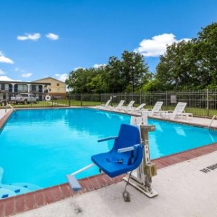 Фотография гостиницы Motel 6 Groves, Tx