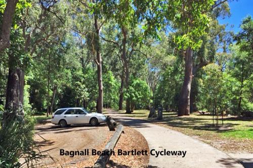 Фотографии гостевого дома
Away @ Nelson Bay, 29 Wollomi Ave - Incredible Water Views, Pet Friendly, WIFI & Aircon