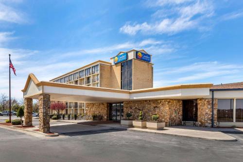 Фотография гостиницы Comfort Inn & Suites near Danville Mall