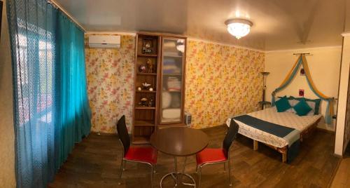 Фотографии квартиры 
            Квартира-студия в стиле винтаж в центре Мариуполя