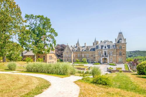 Фотография гостиницы Domaine de Ronchinne - Château et Ecuries