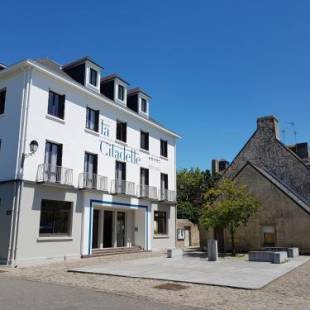 Фотографии гостиницы
Hotel Restaurant Spa De La Citadelle Lorient