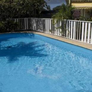 Фотографии гостевого дома 
            Bungalow de 2 chambres avec piscine partagee terrasse et wifi a Sainte Rose