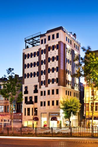 Фотографии гостиницы
Taximtown Hotel