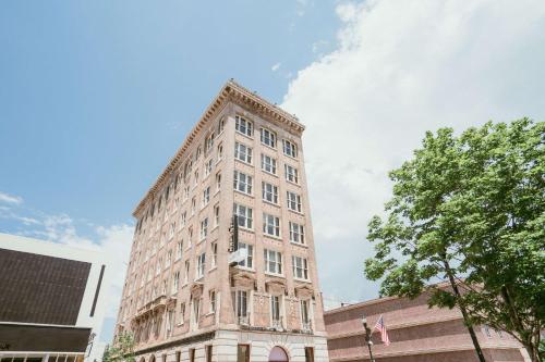 Фотография гостиницы The Esquire Hotel Downtown Gastonia, Ascend Hotel Collection