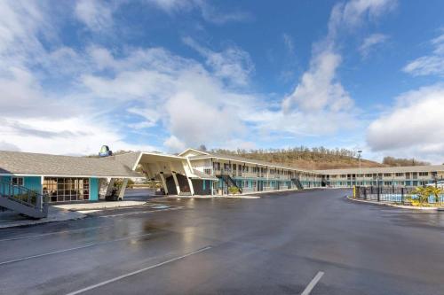 Фотография гостиницы Days Inn by Wyndham Roseburg